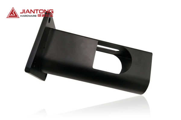 防撞梁沖壓，焊接